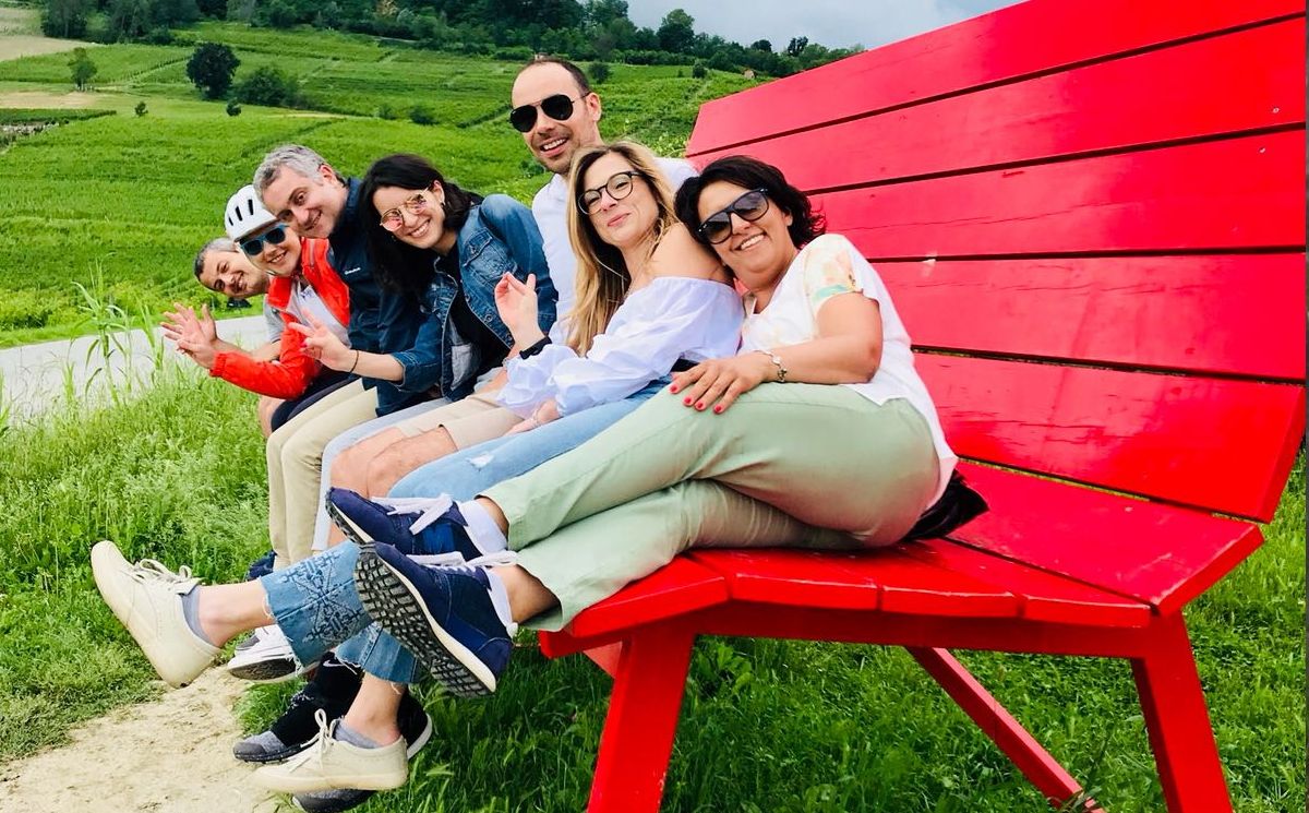 Group of colleagues on a bike tour with BikeSquare in the Langhe