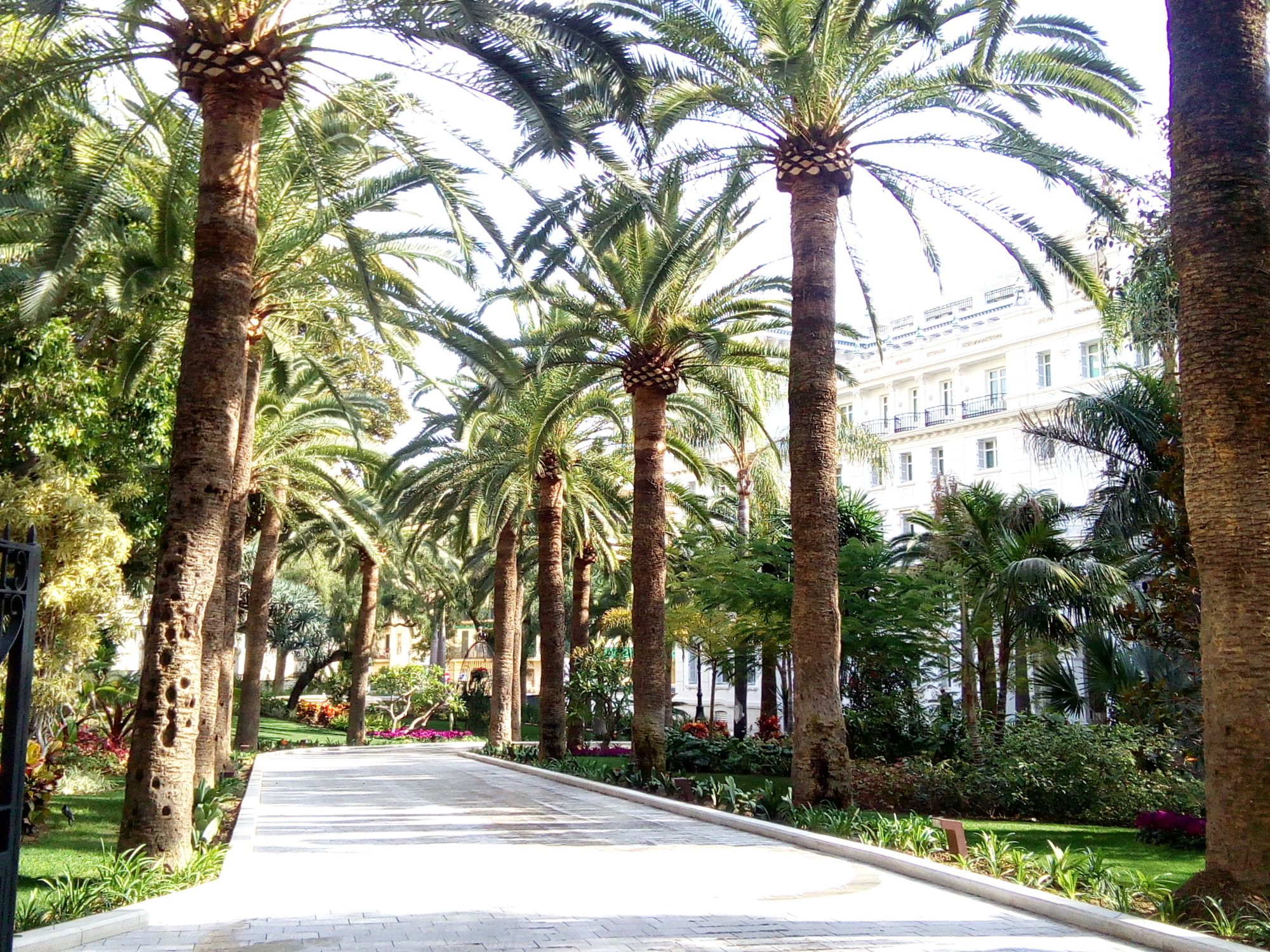 Hero Malaga City E-Bike Tour with a taste of tapas at the historic Baños del Carmen