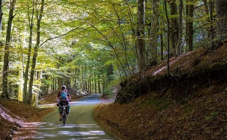 Hero To the discovery of the Pollino ceramics in e-bike