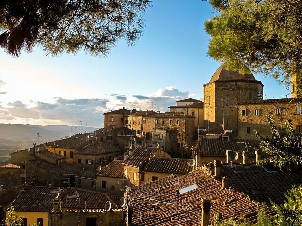 Hero Tour in Bici tra Borghi e Colline Volterrane