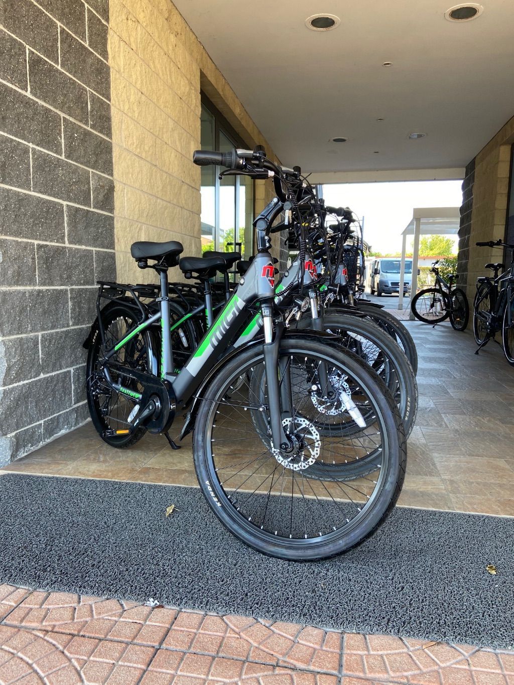 Hero Noleggio e-Bike a Tolle