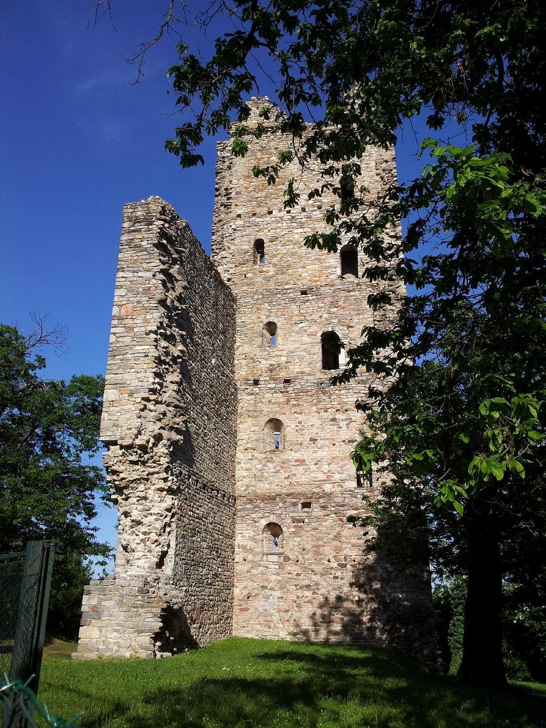Hero TORRE DI VELATE - MONUMENTO FAI