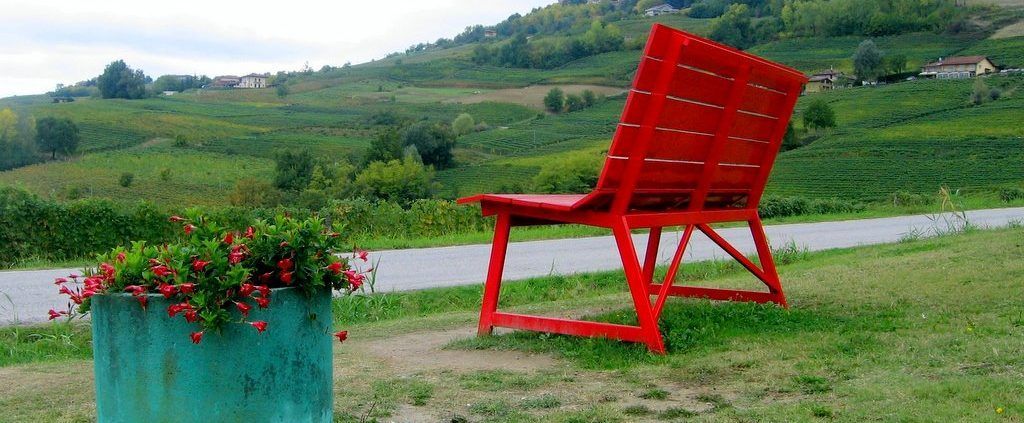 Hero Red Bench - La Morra