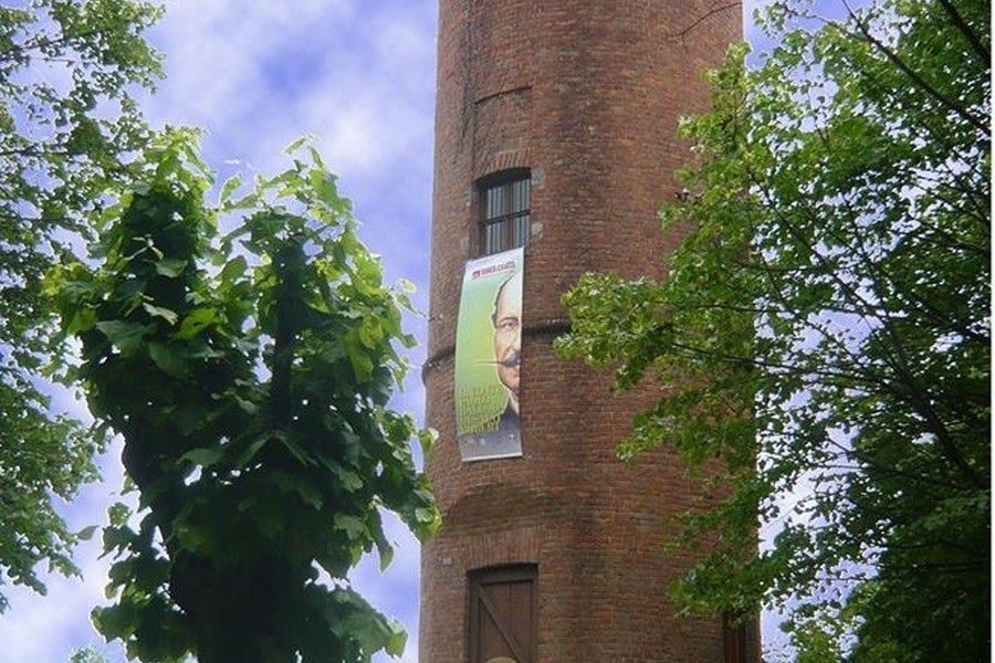 Hero Tower of the Earl Paolo Ballada di Saint Robert