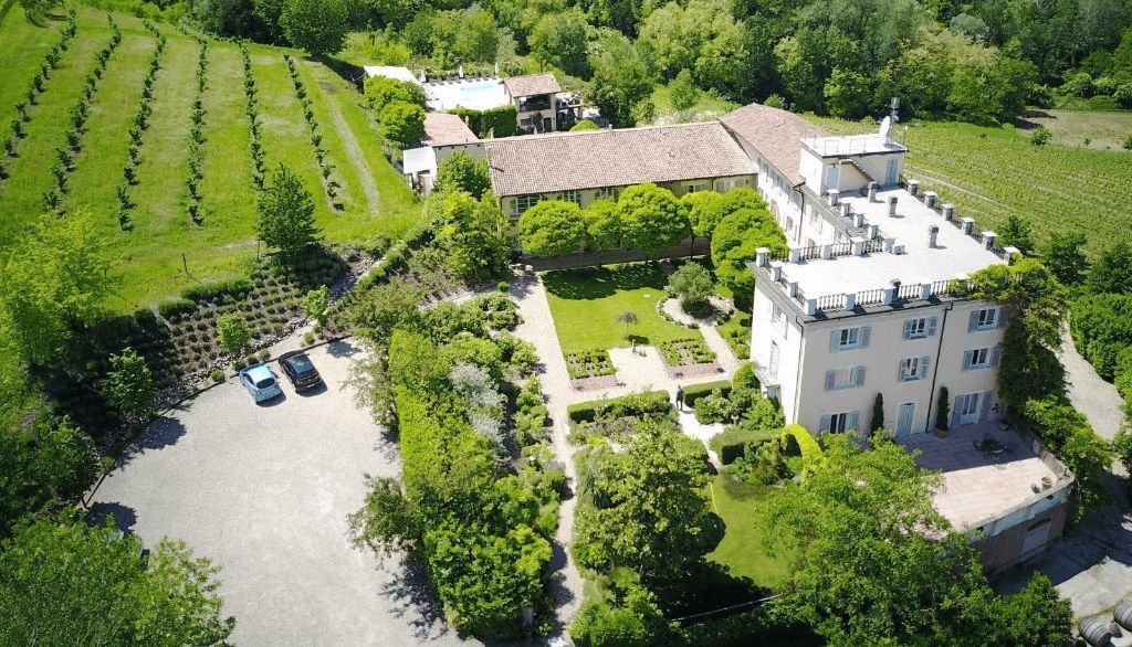 Hero La Villa Hotel