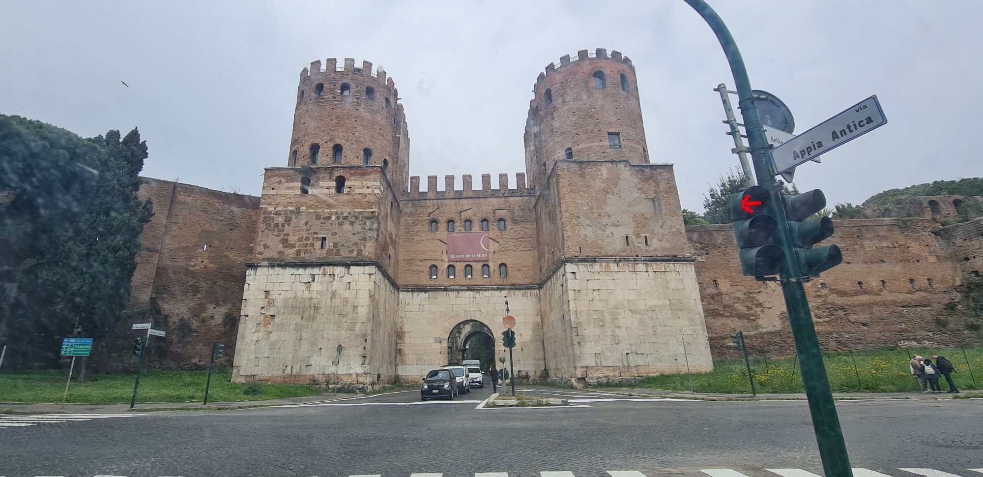 Hero Porta S.Sebastiano