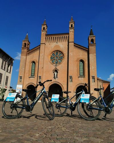 Langa del Barbaresco da Alba per famiglie in E-bike