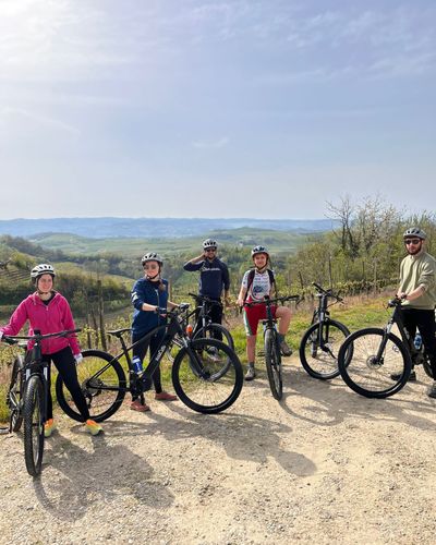 Da Bra in e-bike alla ricerca delle Masche