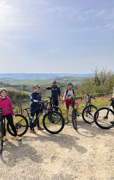 Da Bra in e-bike alla ricerca delle Masche