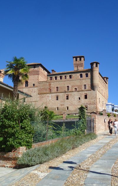 Giorno 4: Grinzane Cavour, Alba, Neive