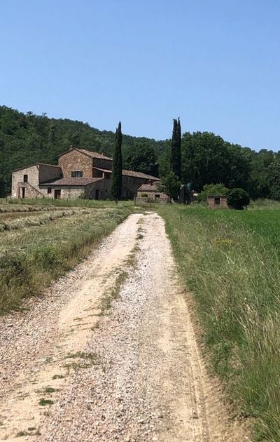 Percorso che vi porta alla scoperta borghi medievali, sponde rinfrescanti e terme rilassanti