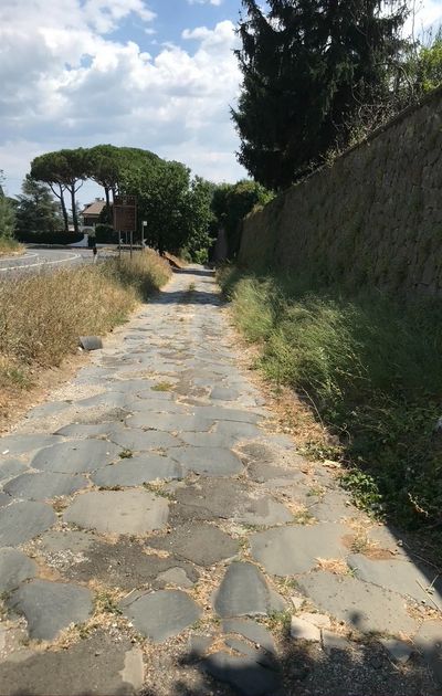 Ciclotur via Appia Antica in ebike da Ariccia a Borgo Faiti