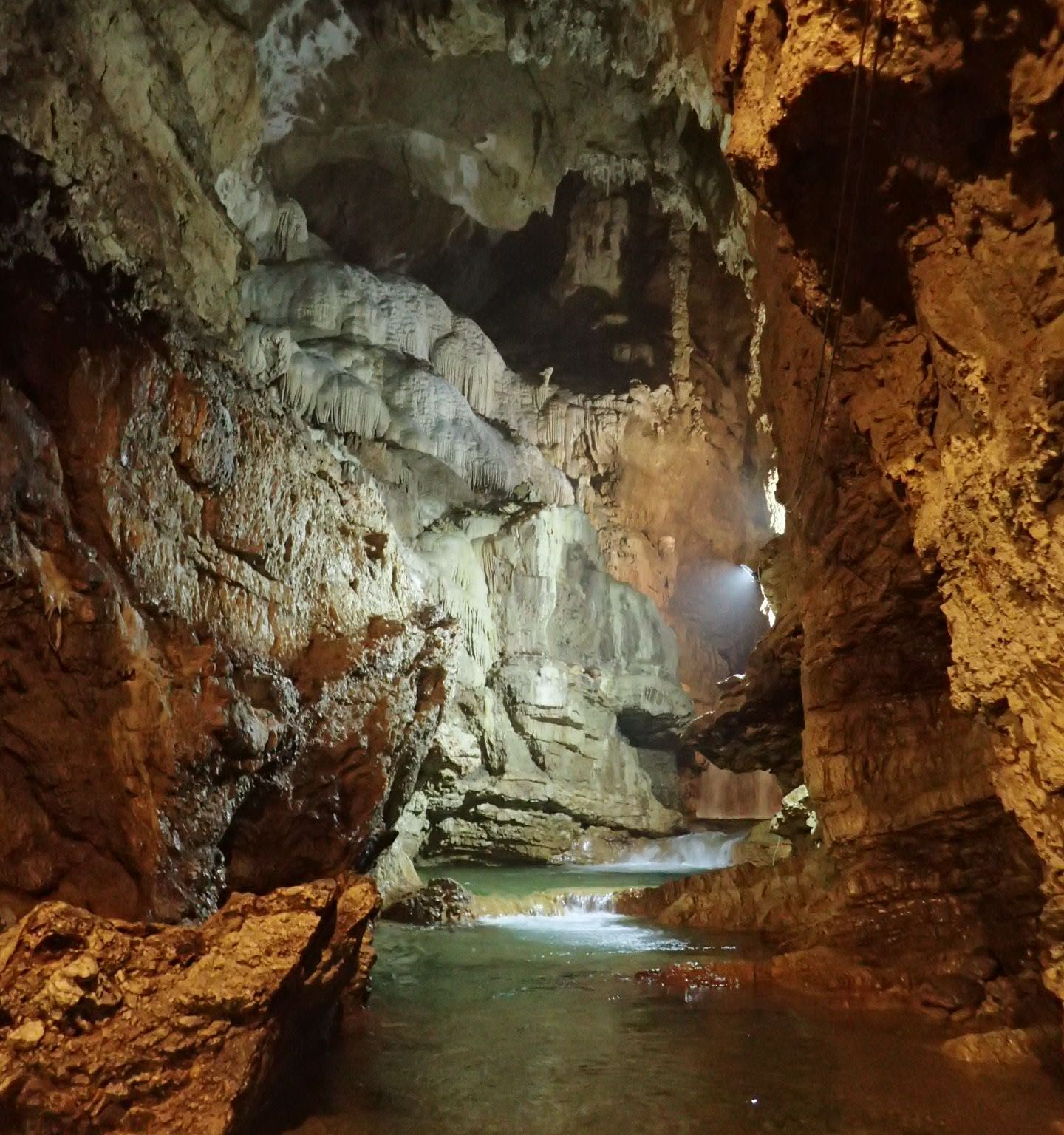 Hero Pedalata in ebike tra le Grotte di Falvaterra e Pastena 