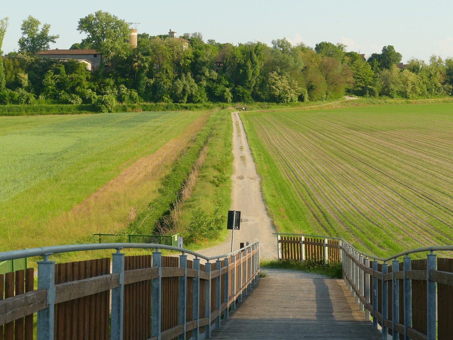 Hero The banks of the river Oglio by ebike