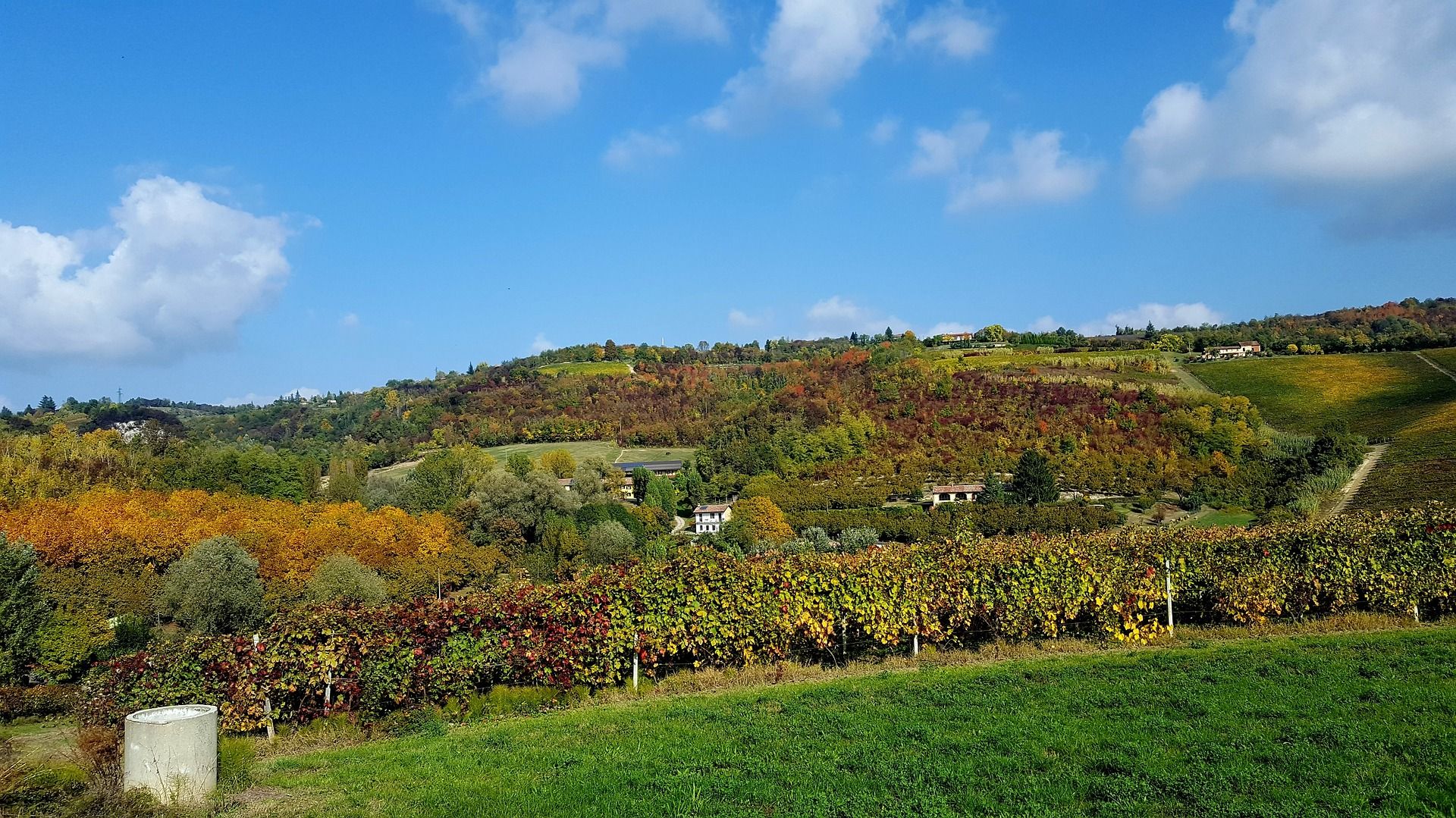 Hero Tra le dolci colline del Monferrato