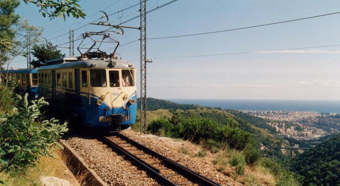 Hero Da Genova in trenino panoramico e da Casella in e-bike nella lussureggiante Valle Borbera. 