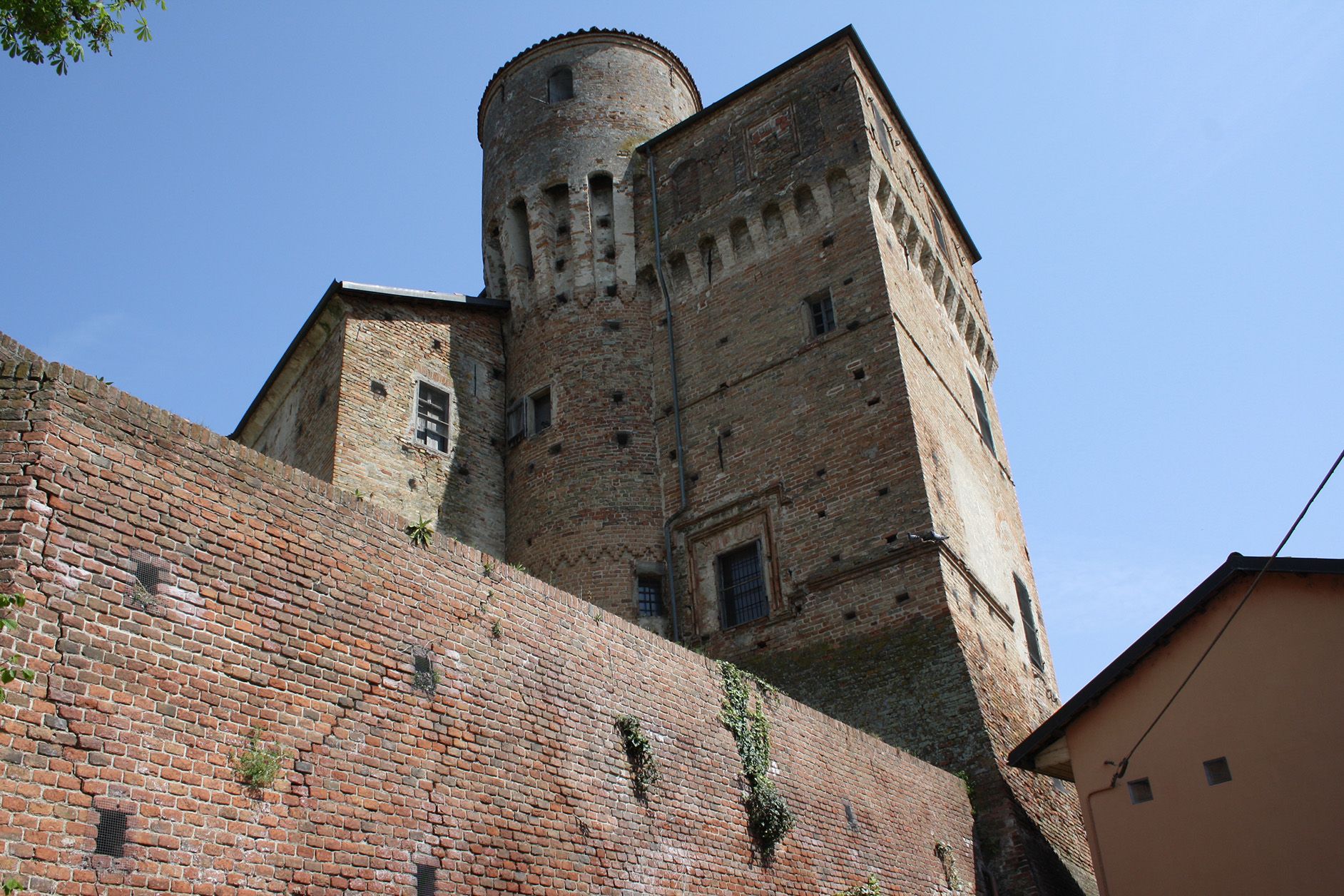 Hero Roddi Castle