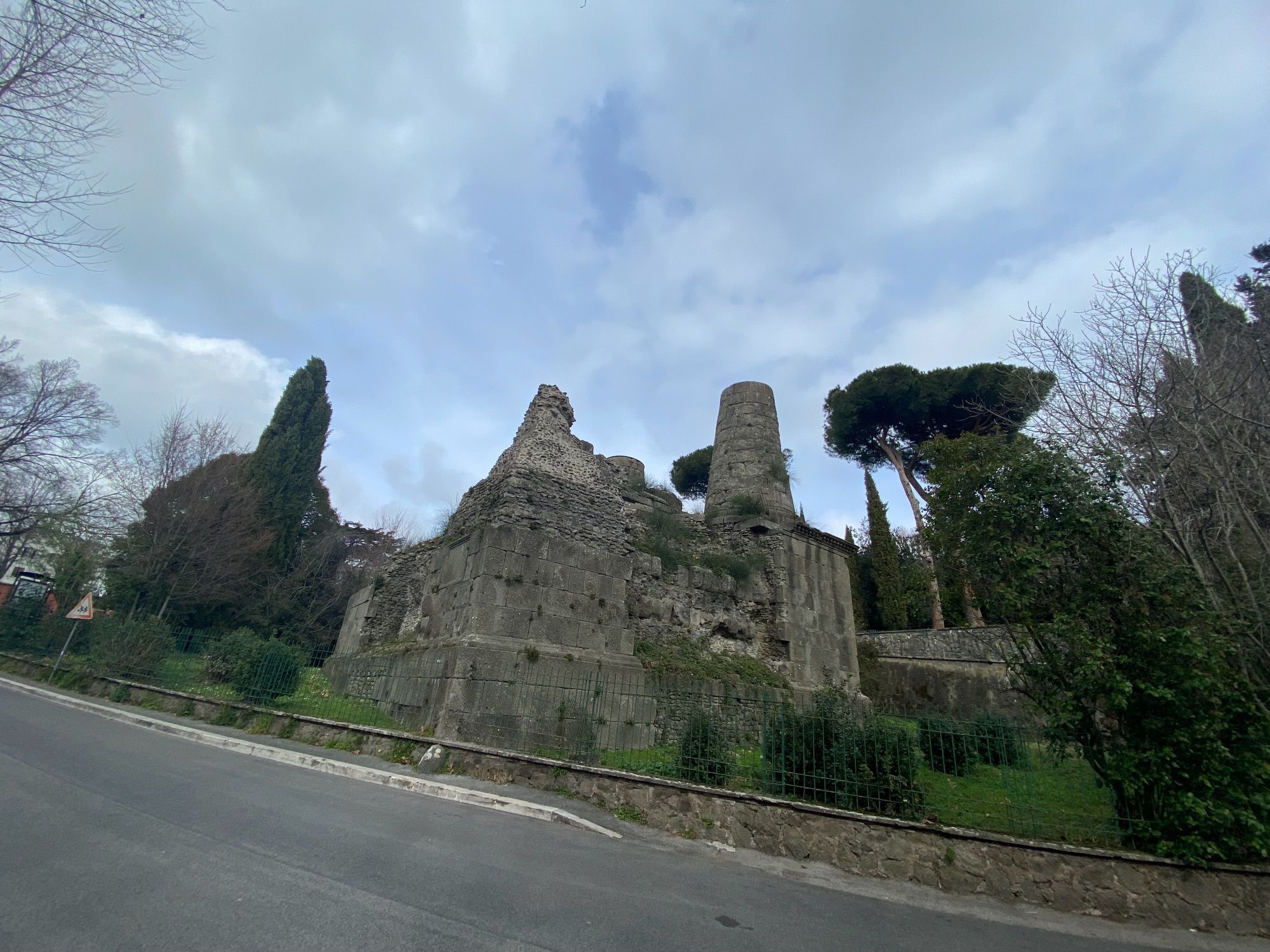 Hero Mausoleo Orazi e curiali